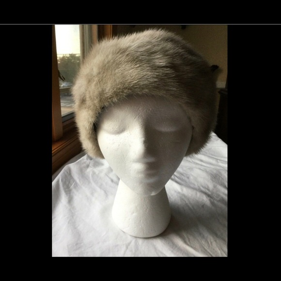 Vntg Wht PLATINUM Sapphire MINK FUR HAT BERET 22\
